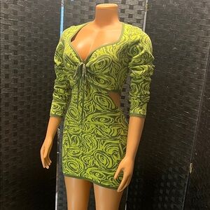 Fashion Nova Green Patterned Long Sleeve Dress